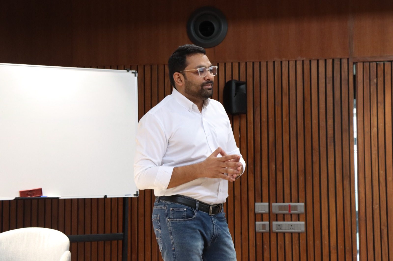 Sourabh Goyal speaking to a room of founders
